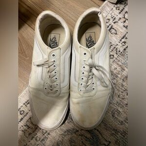 Vans - White (10W/8.5M)